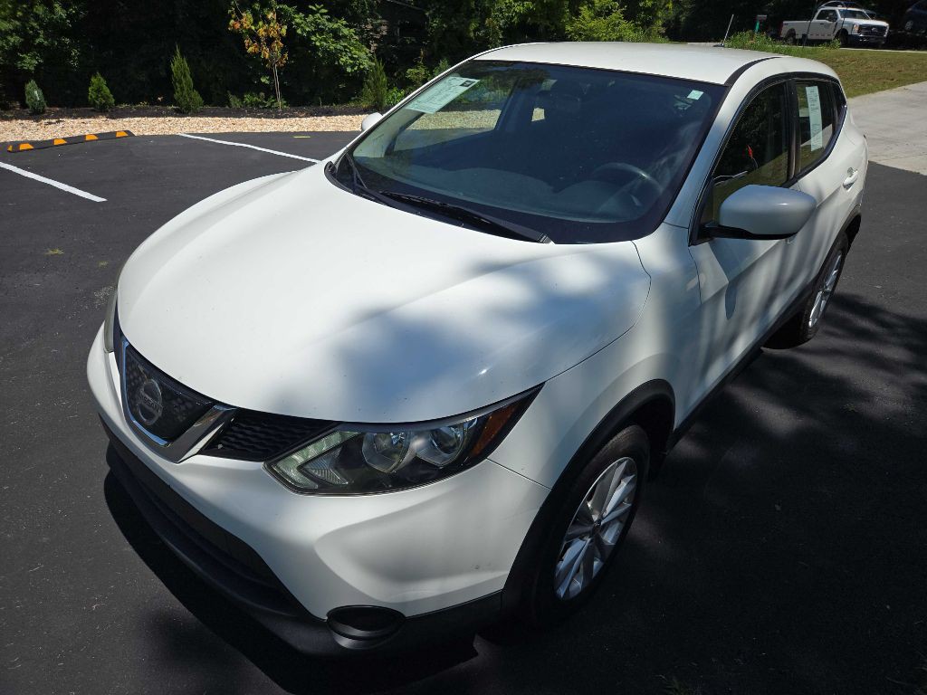 2018 Nissan Rogue Image 2