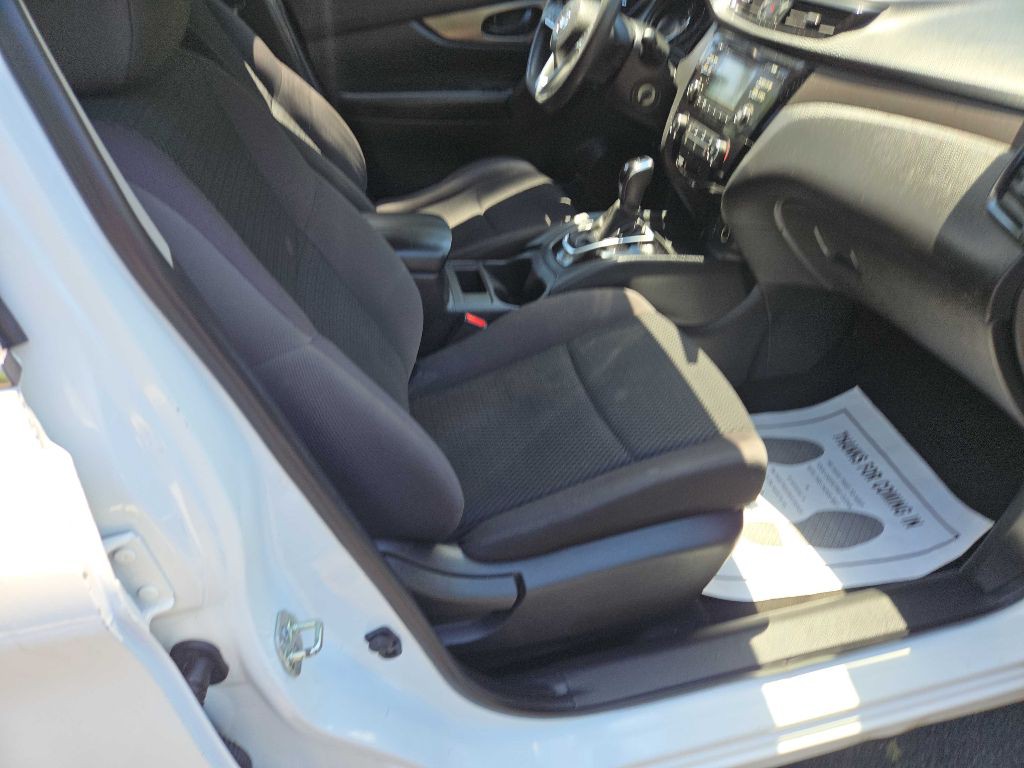 2018 Nissan Rogue Image 6