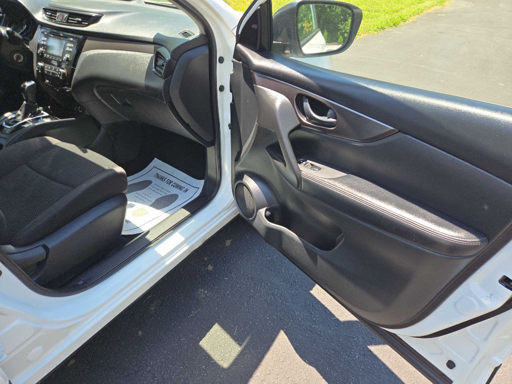 2018 Nissan Rogue Image 7