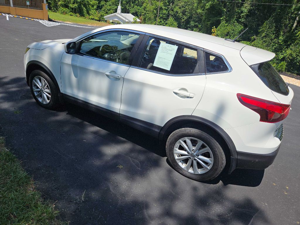 2018 Nissan Rogue Image 21