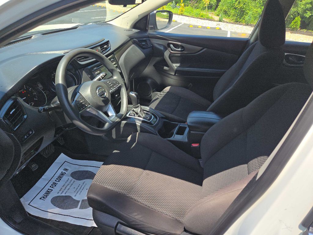 2018 Nissan Rogue Image 38