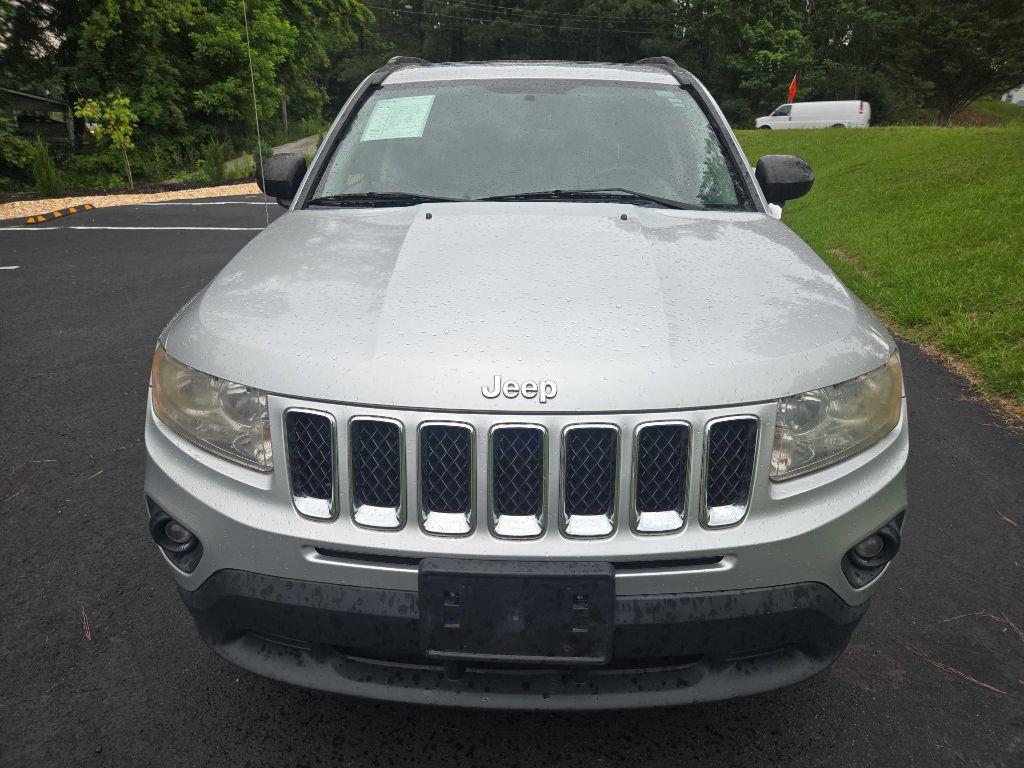 2011 Jeep Compass Image 2
