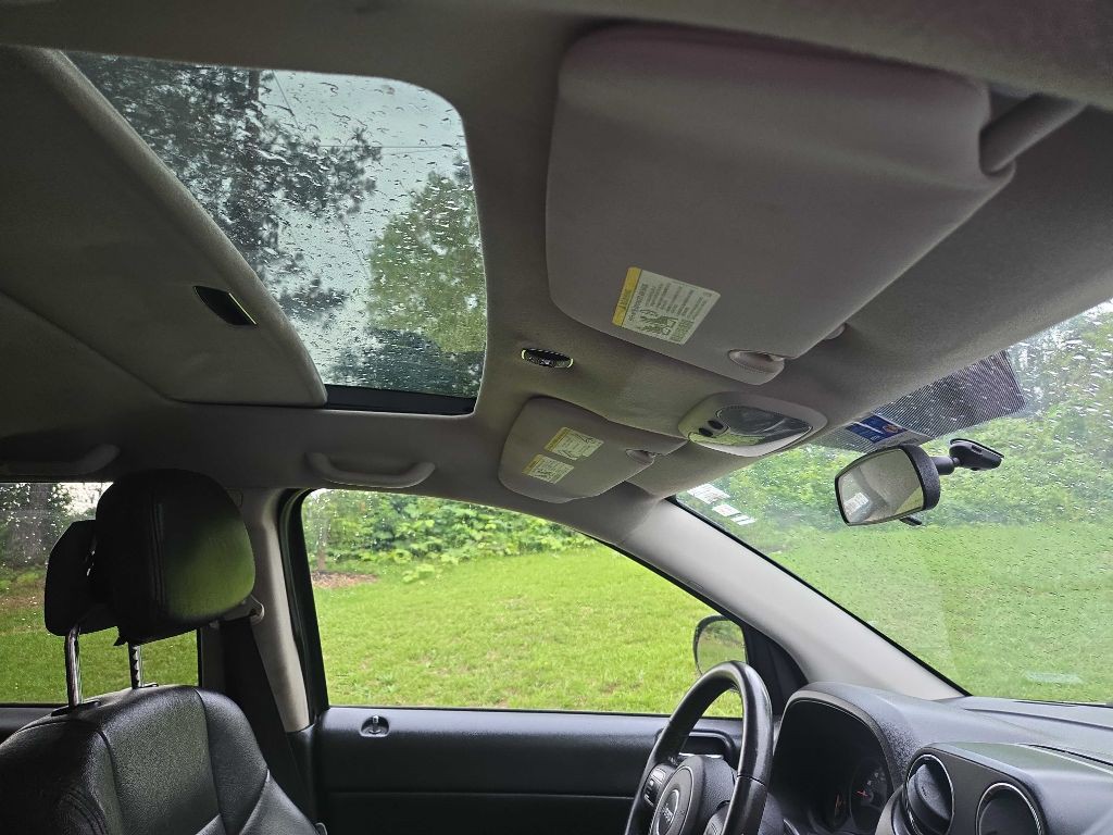 2011 Jeep Compass Image 8