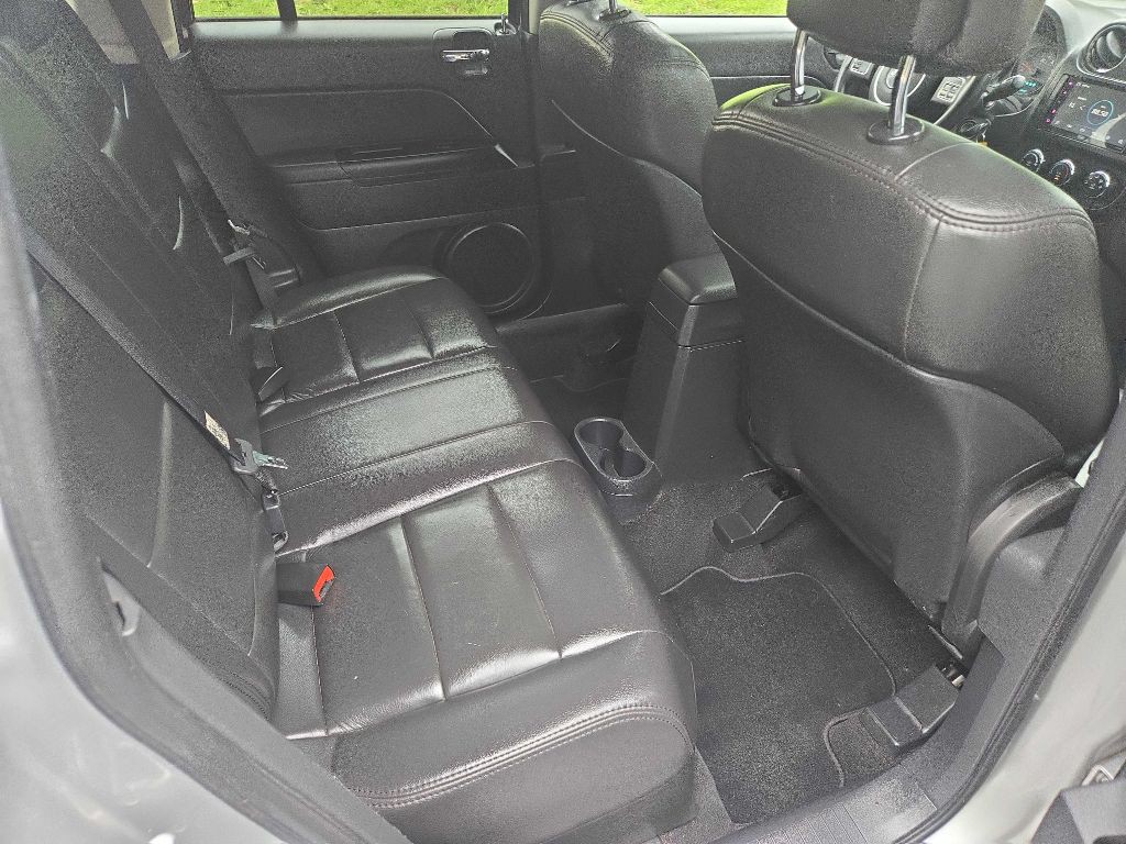 2011 Jeep Compass Image 10