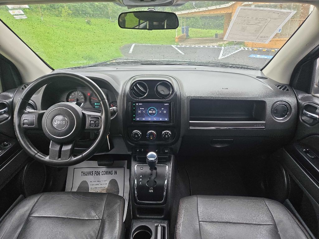 2011 Jeep Compass Image 11