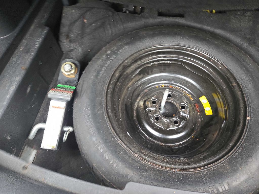 2011 Jeep Compass Image 16