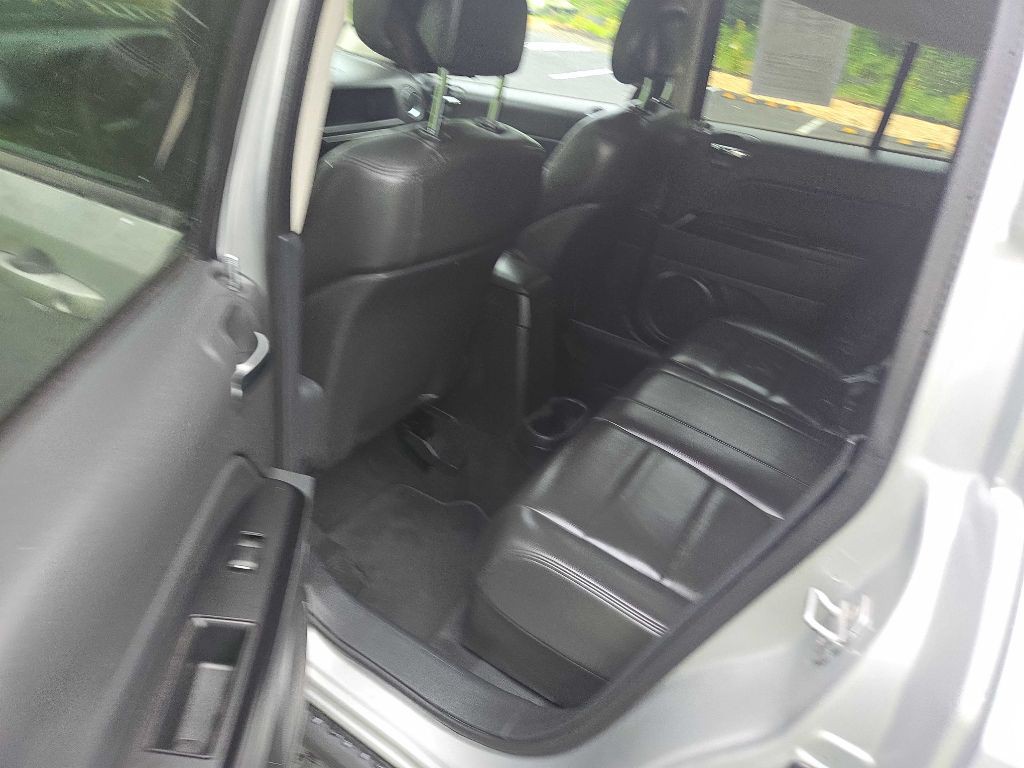 2011 Jeep Compass Image 22