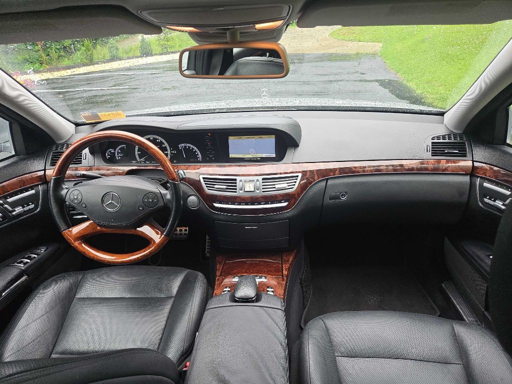 2010 Mercedes-Benz S-Class Image 3