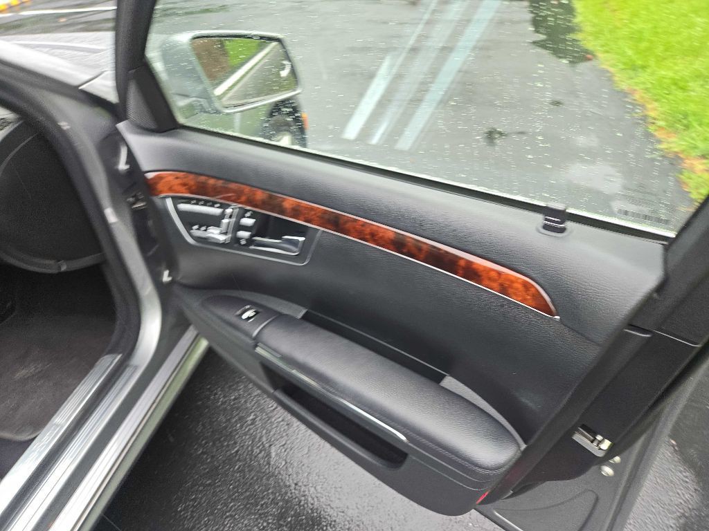 2010 Mercedes-Benz S-Class Image 7