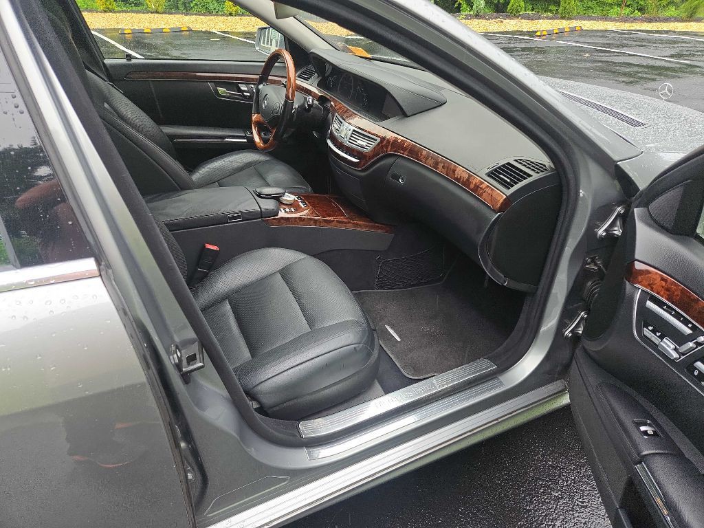 2010 Mercedes-Benz S-Class Image 8