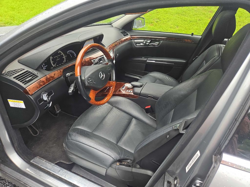 2010 Mercedes-Benz S-Class Image 25
