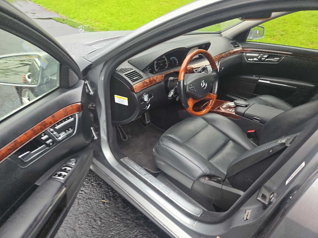 2010 Mercedes-Benz S-Class Image 26