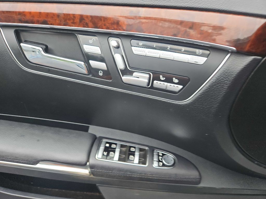 2010 Mercedes-Benz S-Class Image 30