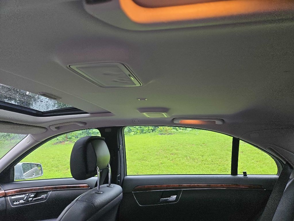 2010 Mercedes-Benz S-Class Image 39