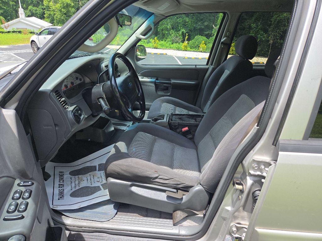 2005 Ford Explorer Image 23
