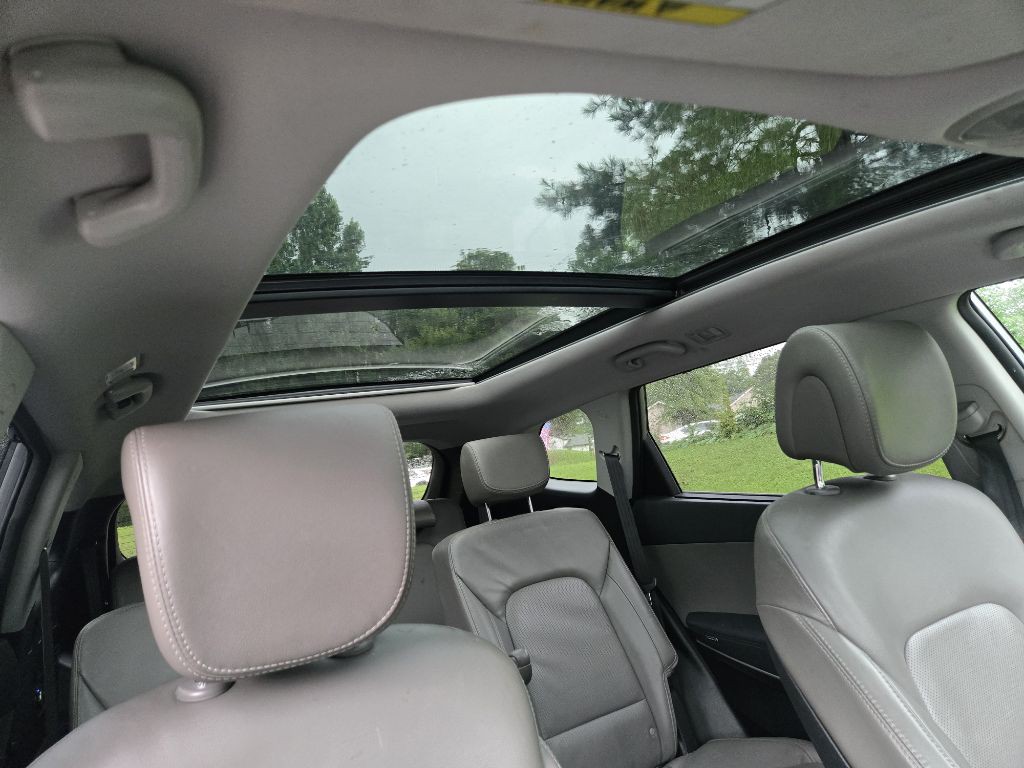 2016 Hyundai Santa Fe Image 6