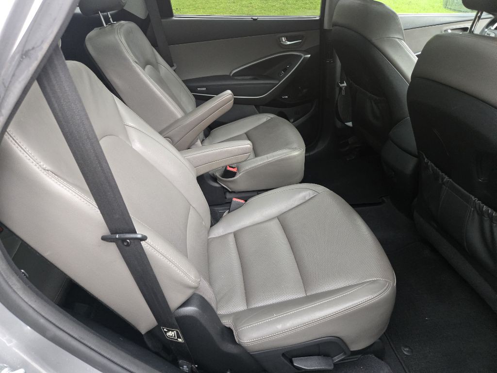 2016 Hyundai Santa Fe Image 7