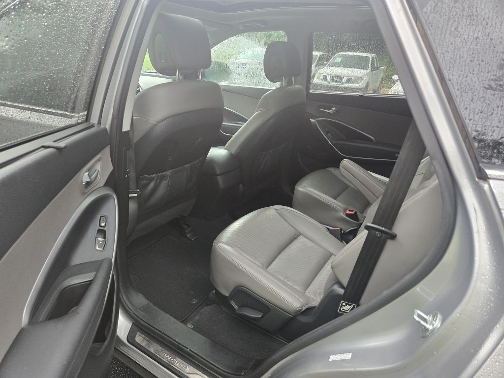 2016 Hyundai Santa Fe Image 23