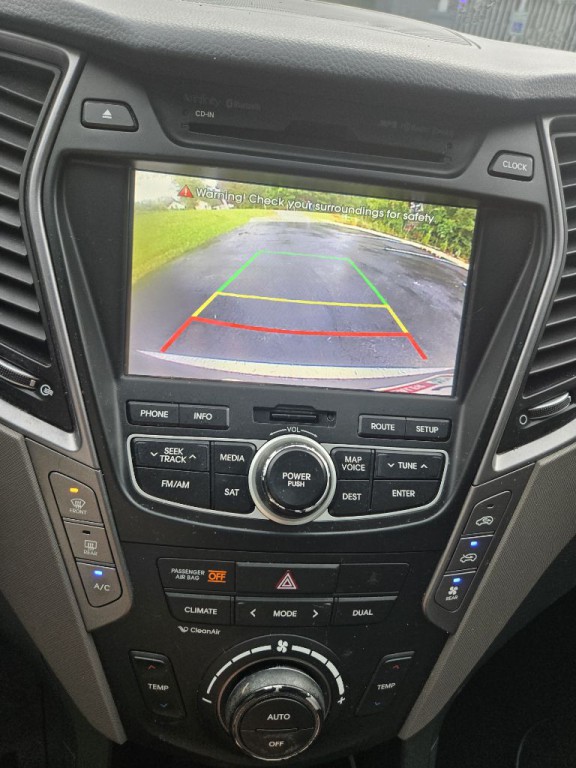 2016 Hyundai Santa Fe Image 29