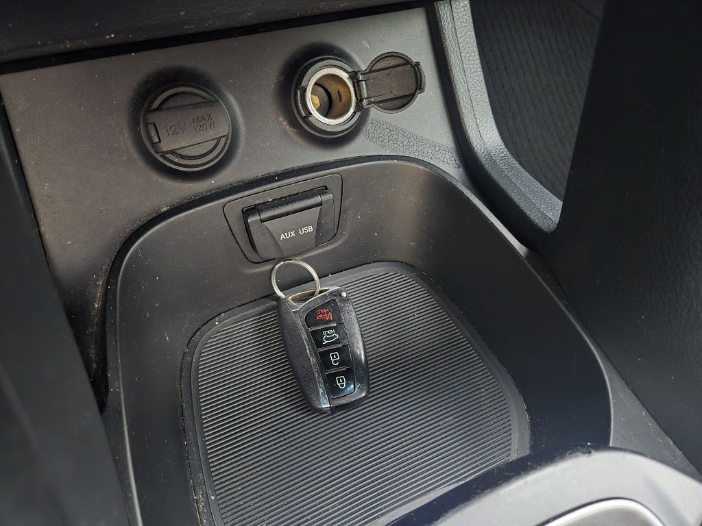 2016 Hyundai Santa Fe Image 31