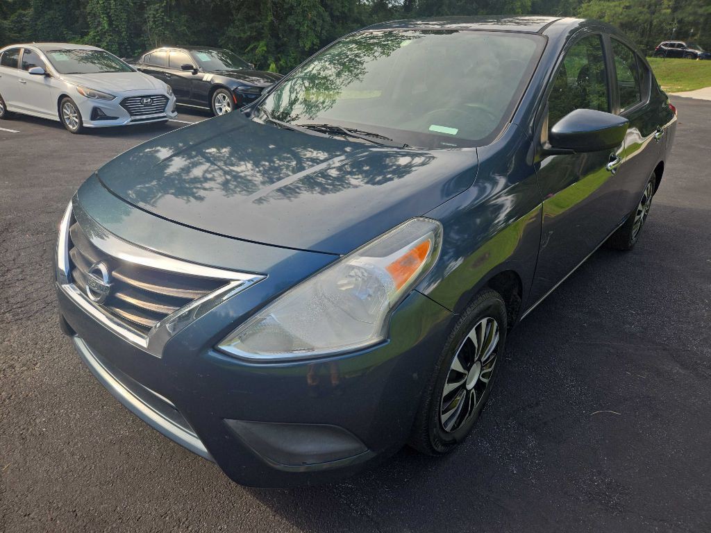 2017 Nissan Versa Image 2