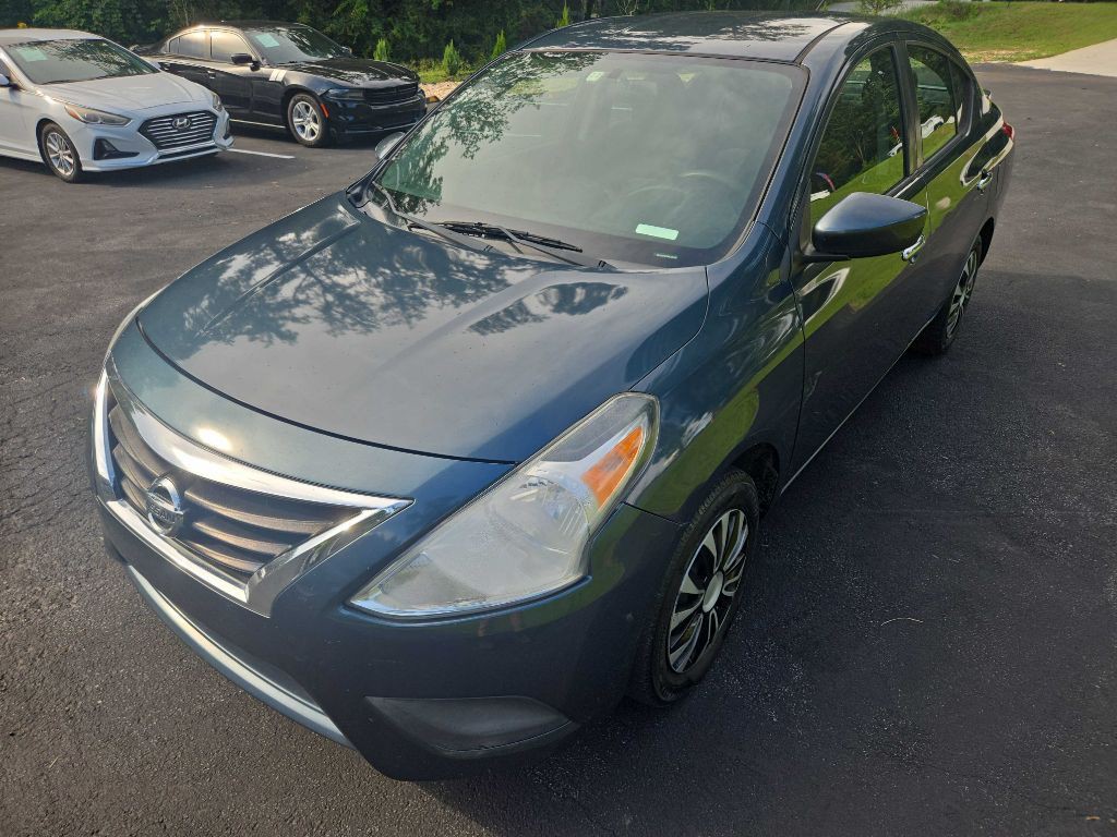 2017 Nissan Versa Image 7