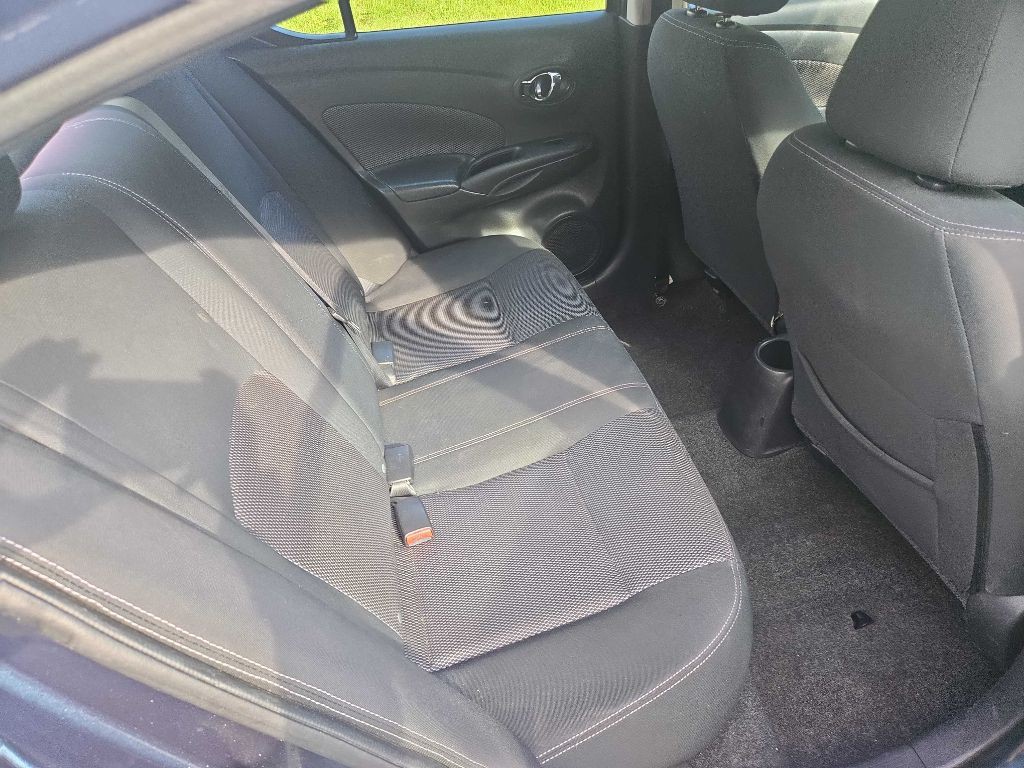 2017 Nissan Versa Image 10