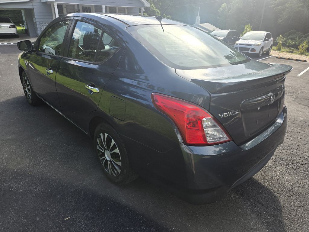 2017 Nissan Versa Image 15