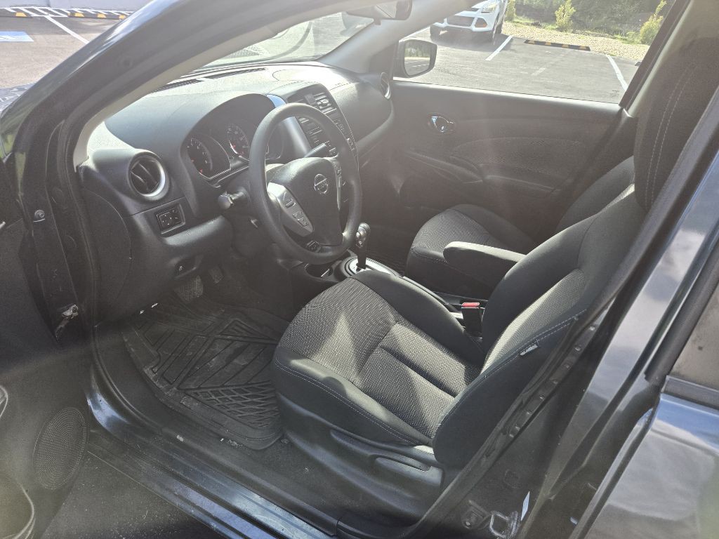 2017 Nissan Versa Image 19