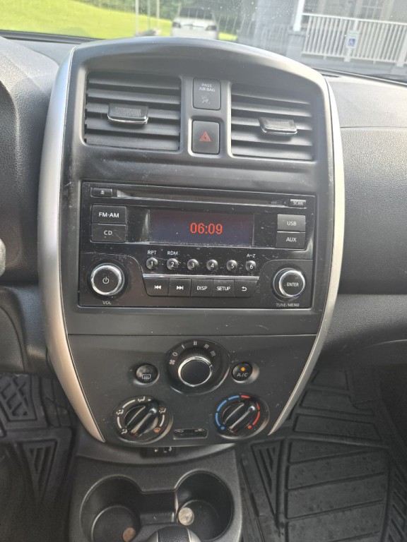 2017 Nissan Versa Image 21