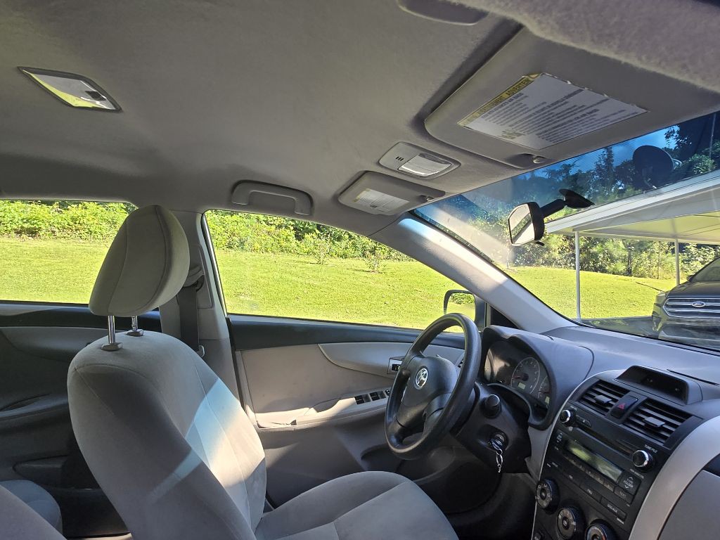 2013 Toyota Corolla Image 10