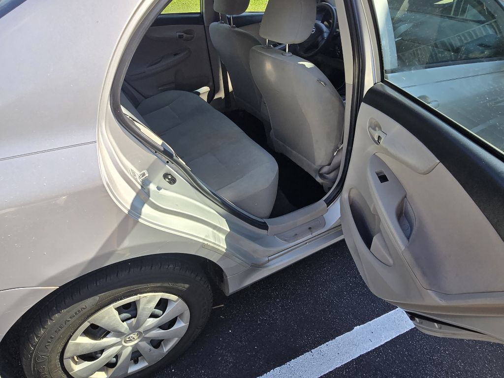 2013 Toyota Corolla Image 17