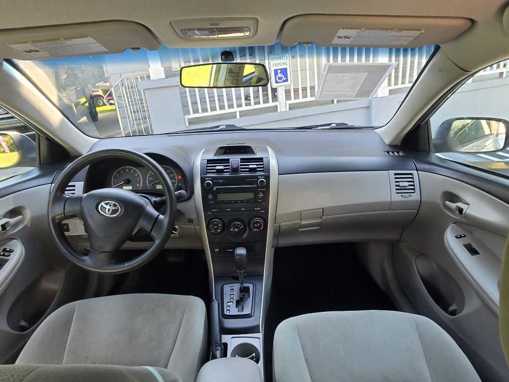 2013 Toyota Corolla Image 18