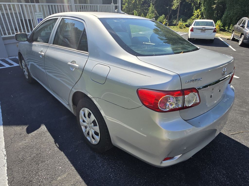 2013 Toyota Corolla Image 21
