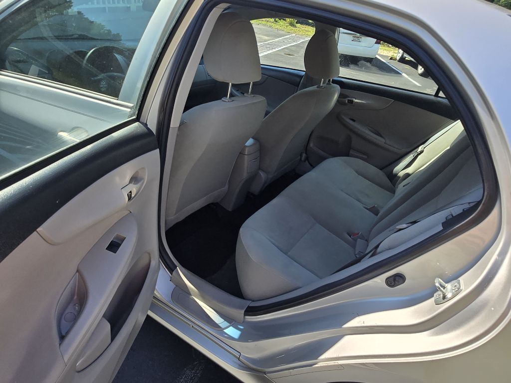 2013 Toyota Corolla Image 23
