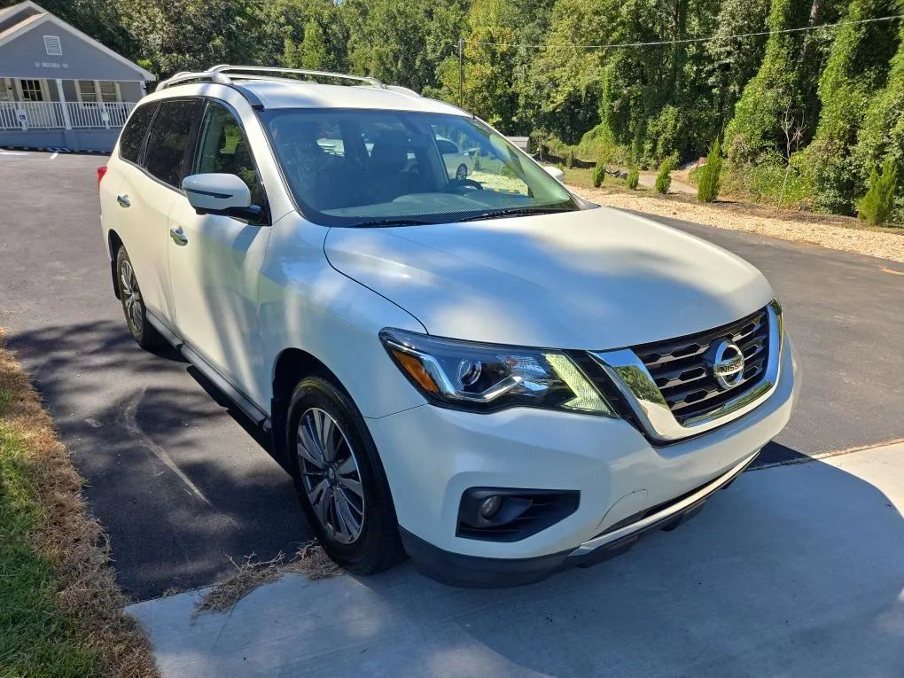 2020 Nissan Pathfinder Image 3