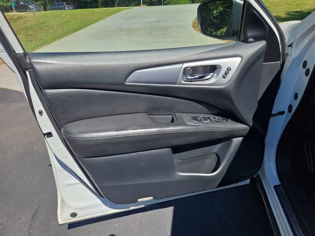 2020 Nissan Pathfinder Image 26