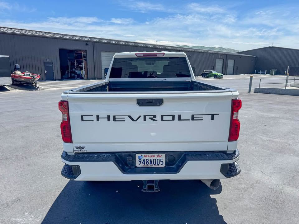 2023 Chevrolet Silverado 1500 Image 9