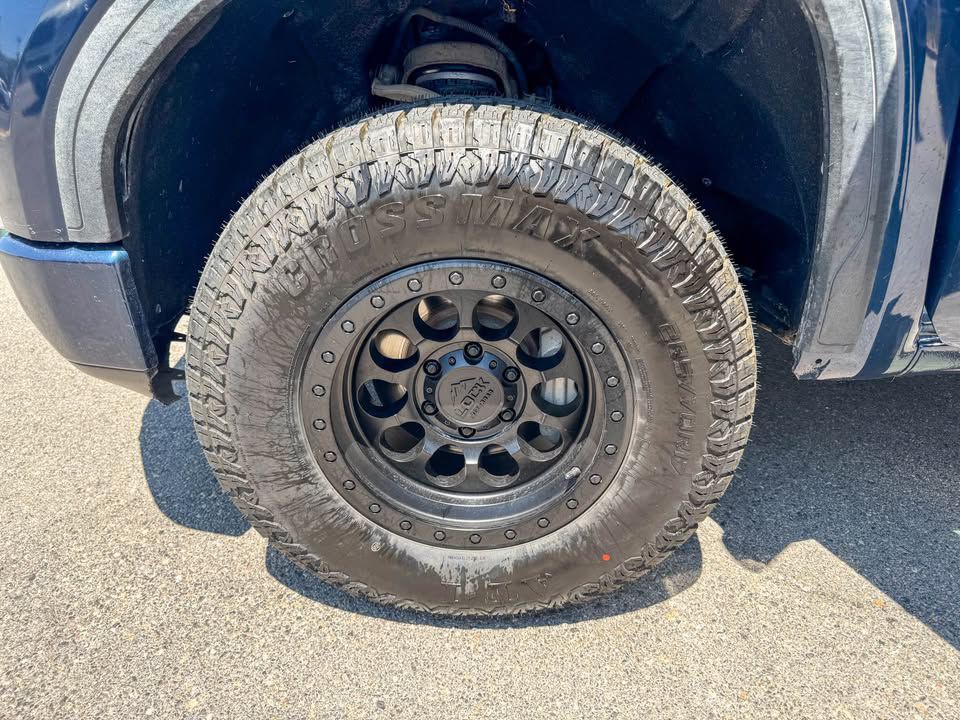 2021 GMC Sierra Image 2