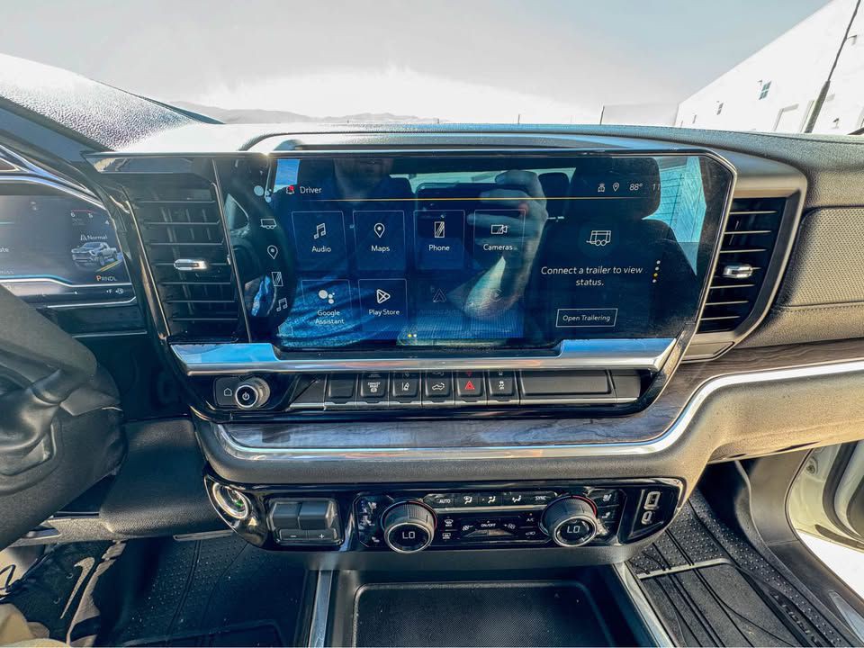 2024 Chevrolet Silverado 1500 Image 3
