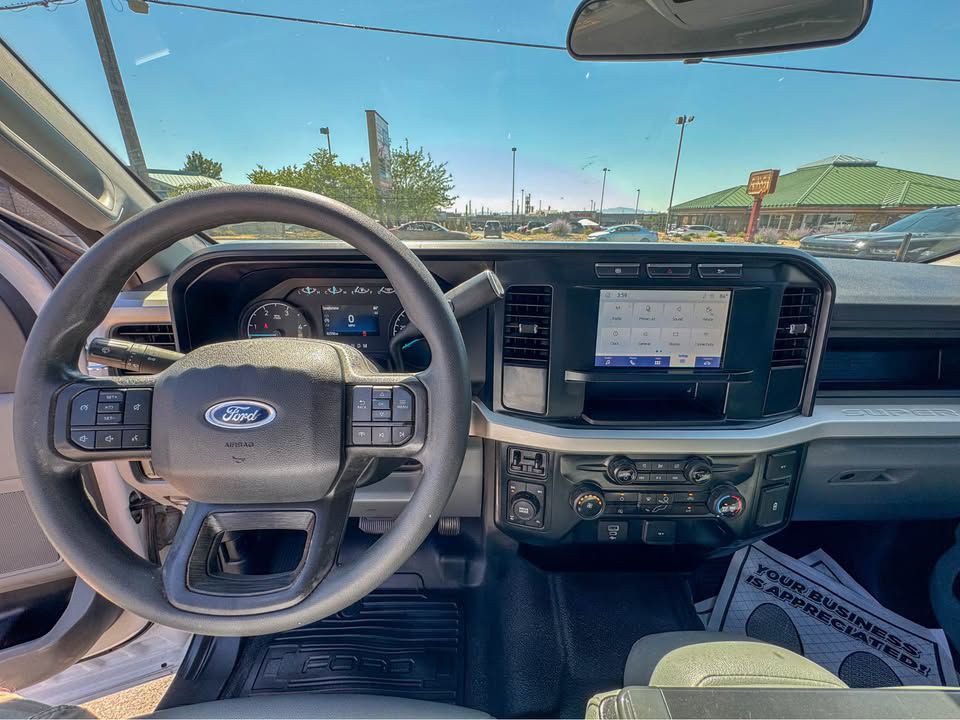 2023 Ford F-250 Image 2