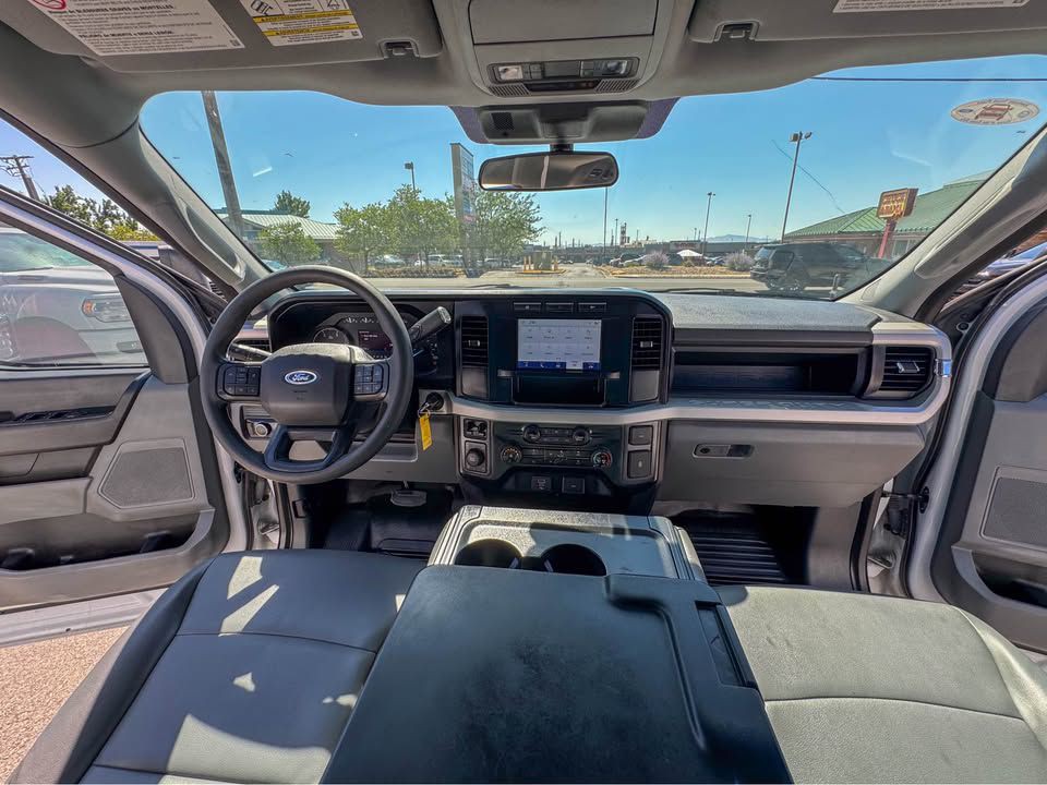 2023 Ford F-250 Image 3