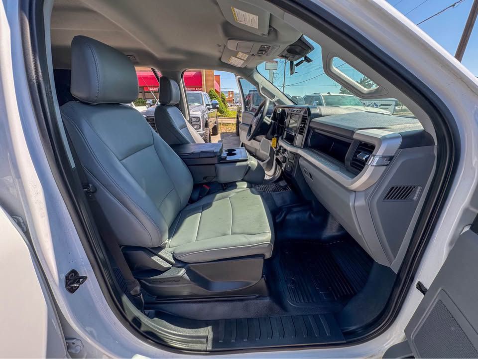 2023 Ford F-250 Image 6