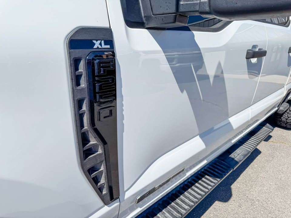 2023 Ford F-250 Image 8
