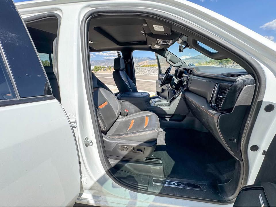 2024 GMC Sierra Image 8