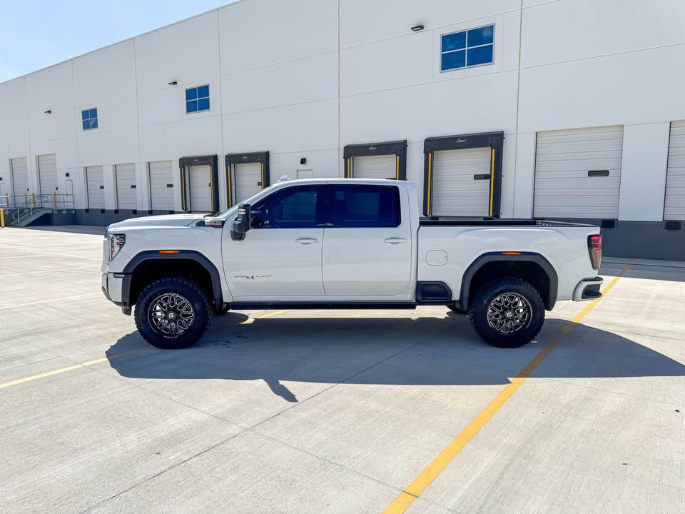 2024 GMC Sierra Image 10