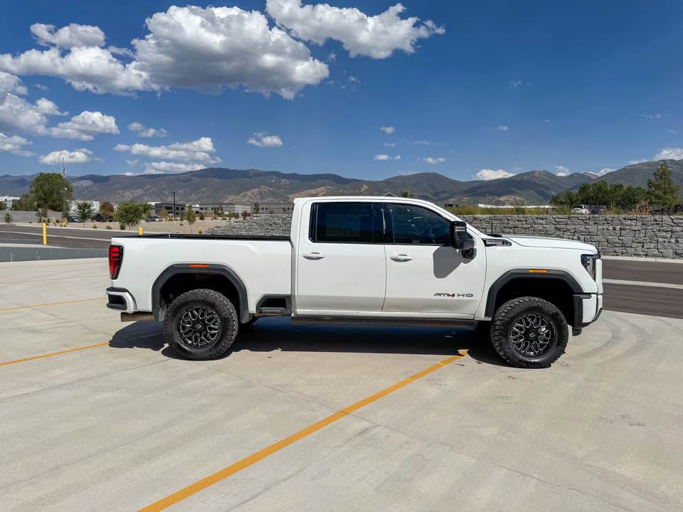 2024 GMC Sierra Image 15