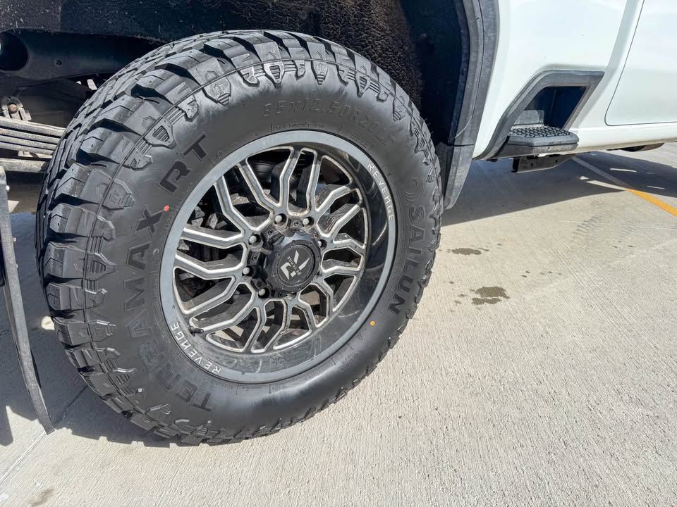 2023 GMC Sierra Image 12