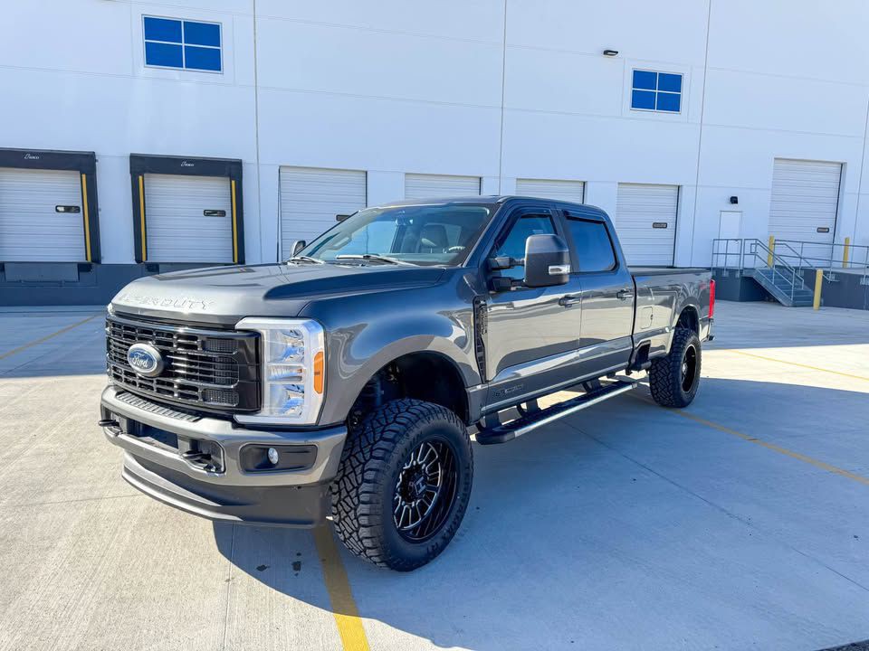 2023 Ford F-250 Image 1