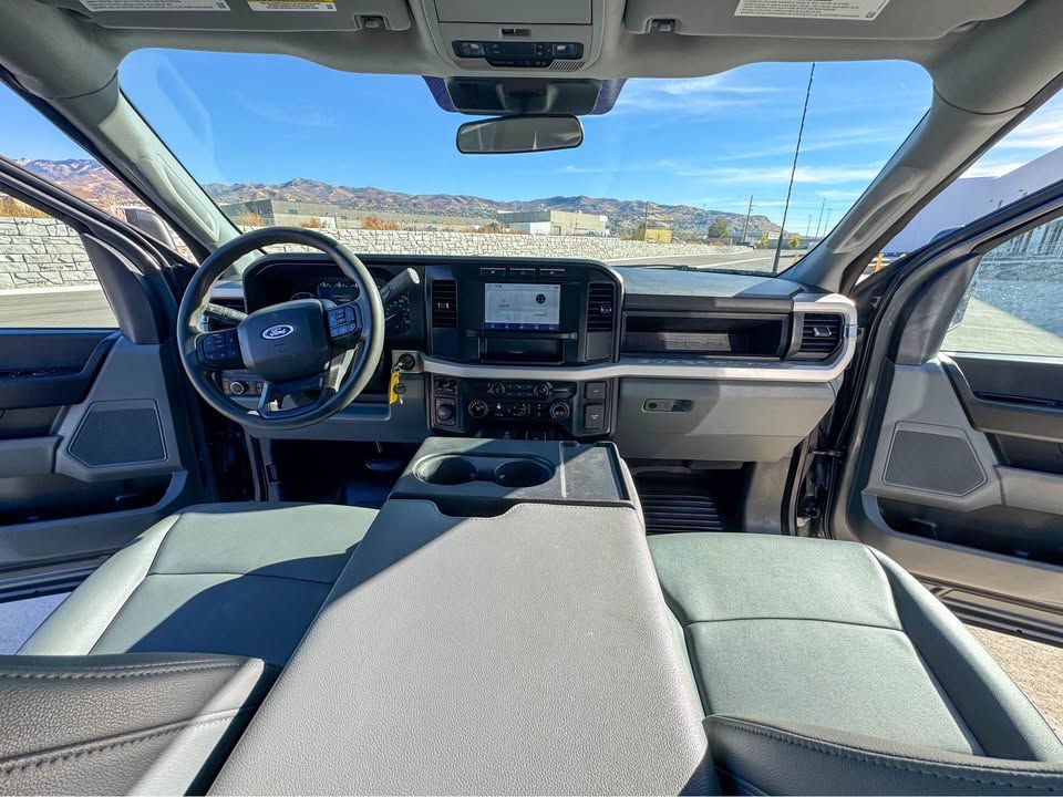 2023 Ford F-250 Image 3